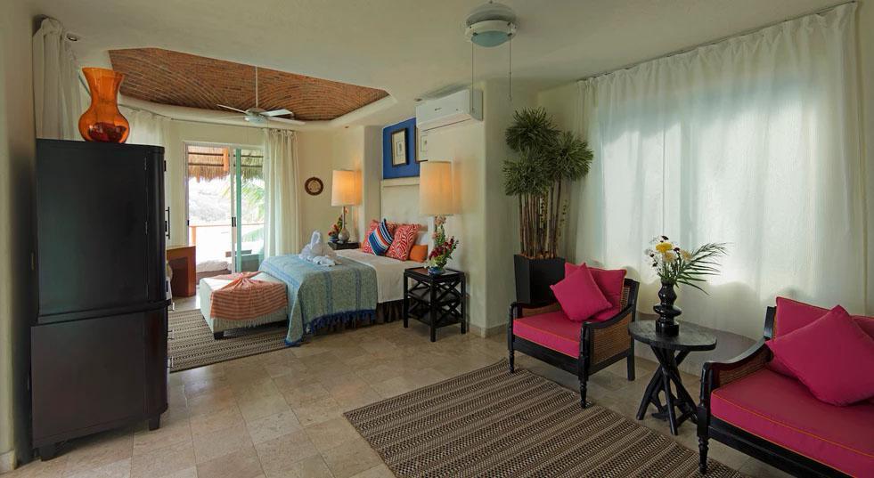 Master bedroom - Villa Dos Palapas, La Punta; Manzanillo