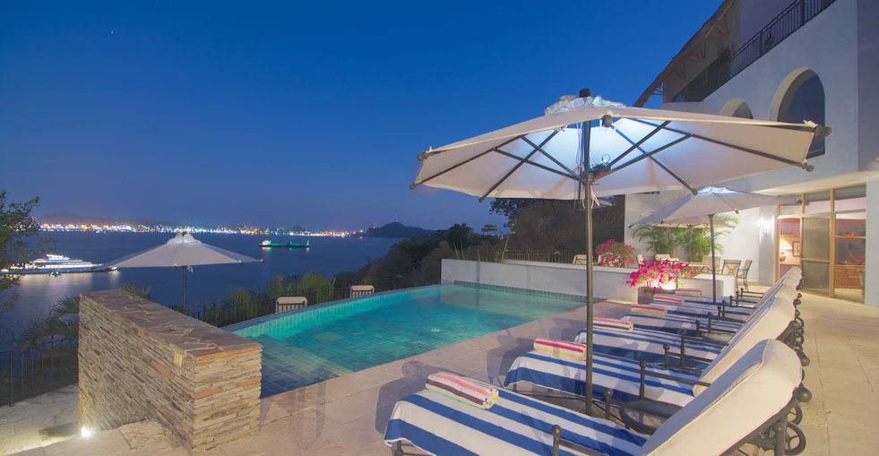 Pool with ocean view - Villa Luna Azul, La Punta; Manzanillo