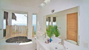 Master bathroom - Villa Pelicanos, La Punta; Manzanillo