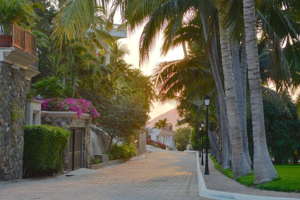 Luxury Vacation Rentals in La Punta Manzanillo