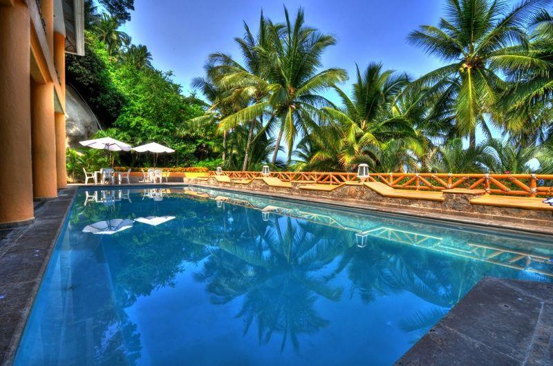 Luxury Vacation Rentals in La Punta Manzanillo