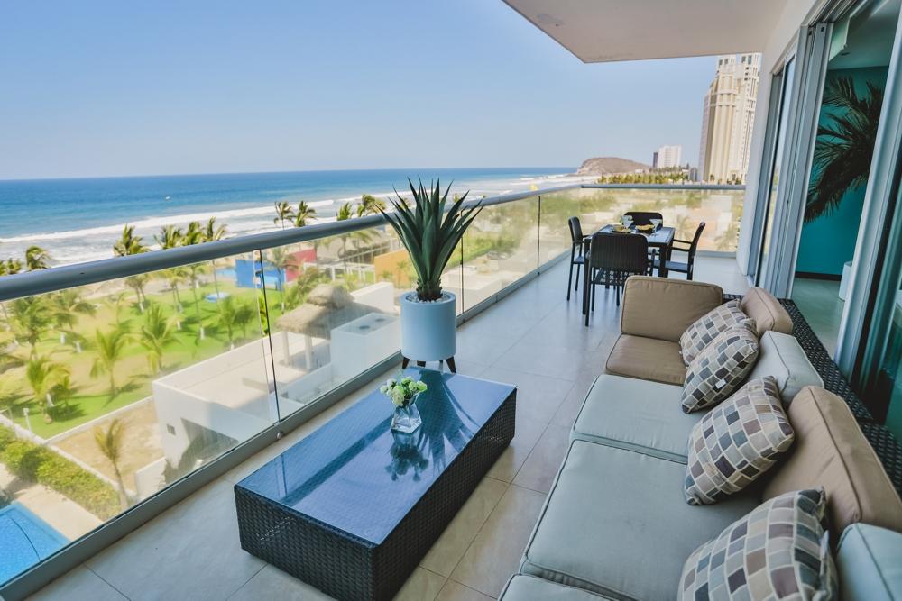 Furnished terrace with ocean view - Peninsula Mazatlan 4G, Sinaloa