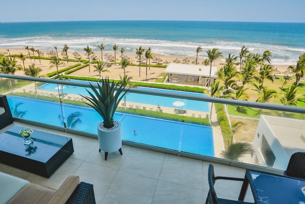 Furnished terrace with ocean view - Peninsula Mazatlan 4G, Sinaloa