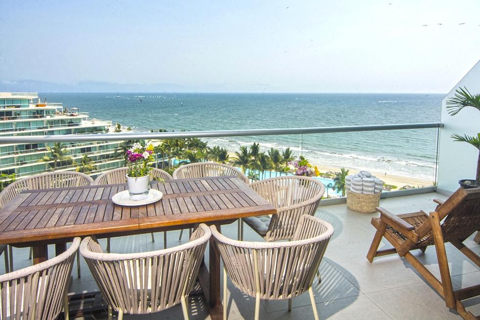Outdoor dining with ocean views - Peninsula Penthouse 12 - Nuevo Vallarta-6