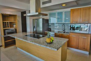 Fully equipped kitchen - Peninsula Mazatlan 4G, Sinaloa