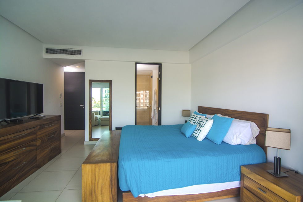 Icon 1C, Puerto Vallarta, Mexico