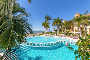 Direct access to beach from pool - Villa F4 - Puerto Vallarta