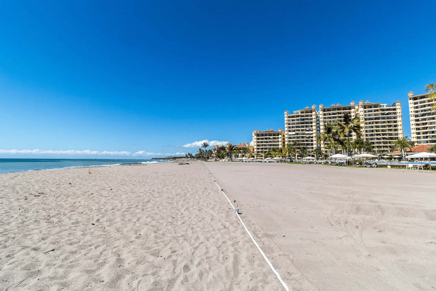 Extensive sandy beach in front of complex - D-902 - Puerto Vallarta