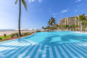 Beach access from pool - Villa F4 - Puerto Vallarta