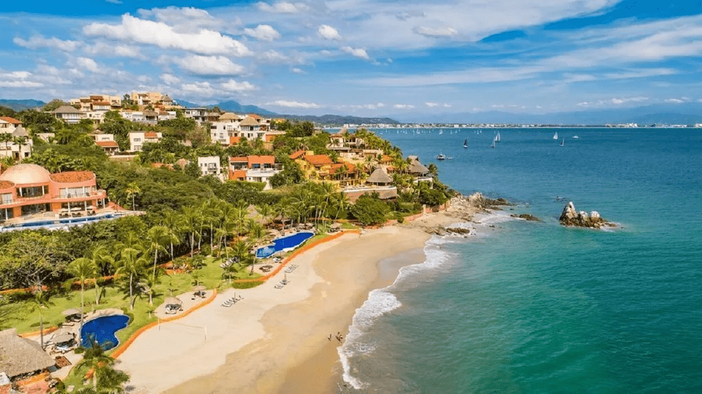 Sandy beach in front of club house - Casa Tramontana, Nuevo Vallarta