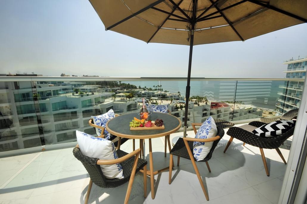 Outdoor terrace - Maritima U9, Nuevo Vallarta, Mexico