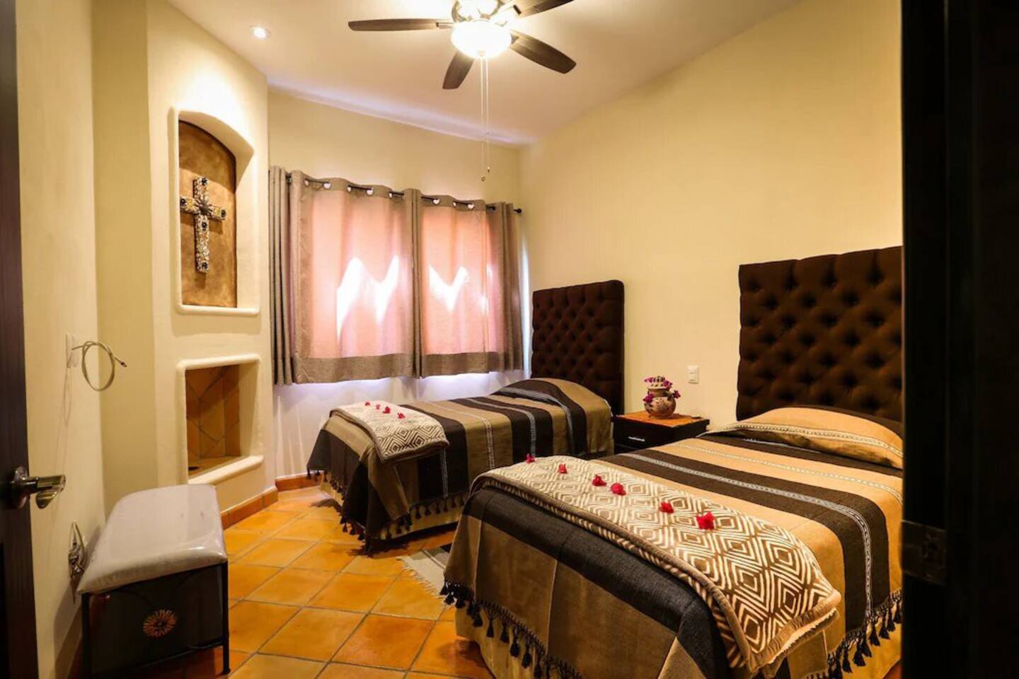 Third bedroom with 2 single beds - Villa Sol - San Miguel de Allende - 22