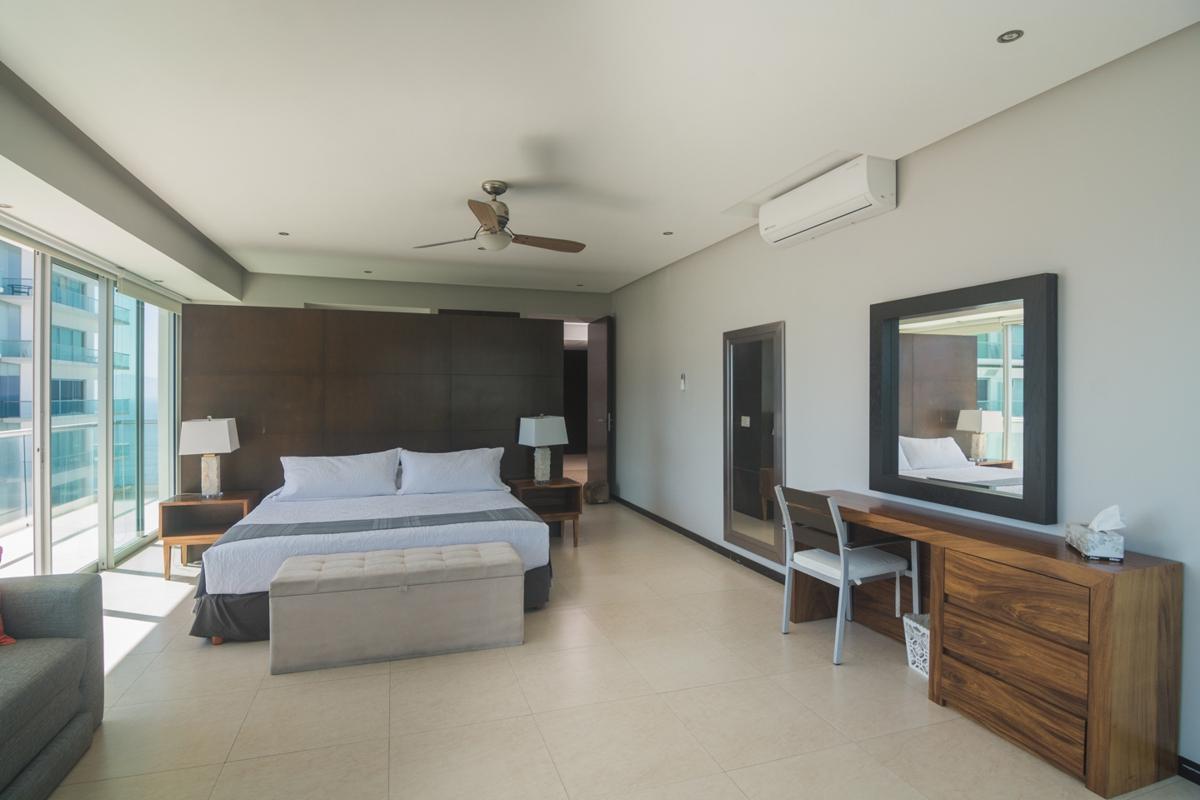 Master bedroom - Peninsula 17A - Puerto Vallarta