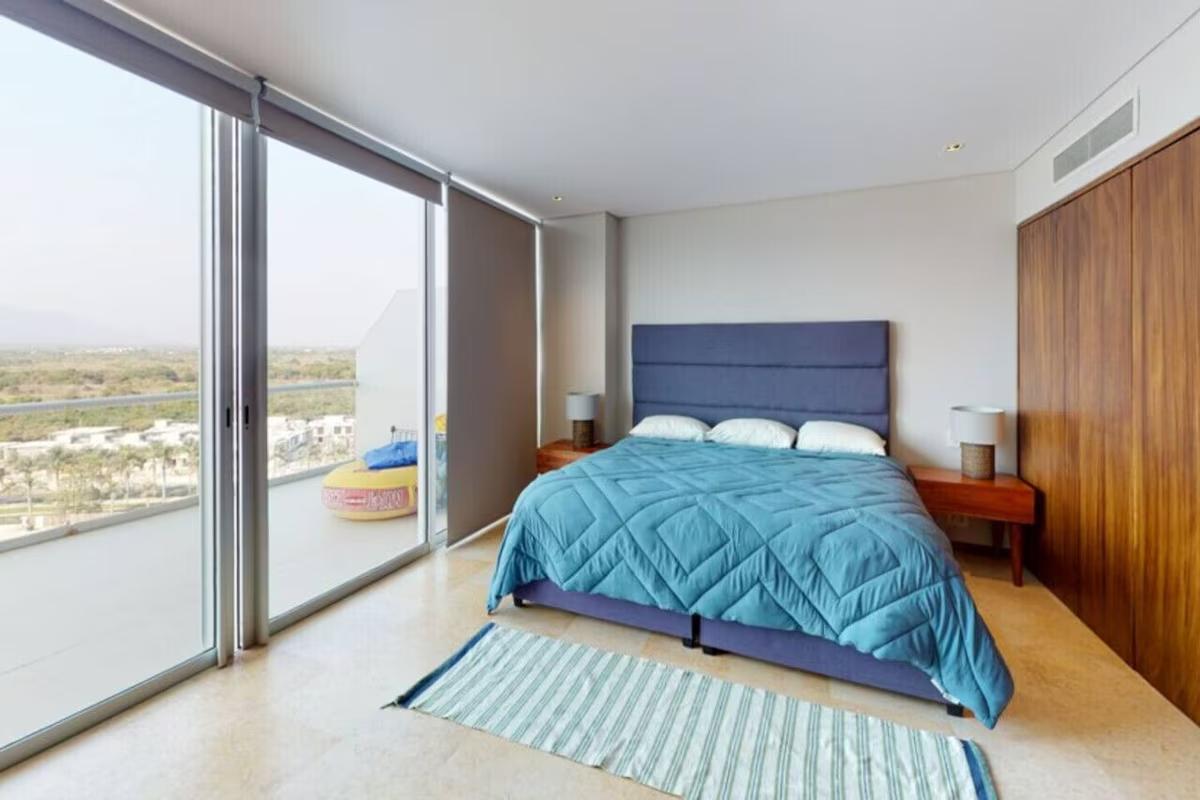 Bedroom fourth with king bed