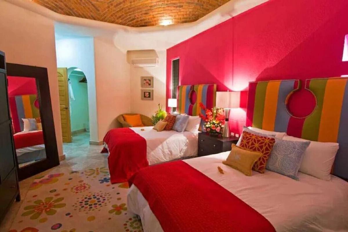 Bedroom with two queen beds - Villa Dos Palapas, La Punta; Manzanillo