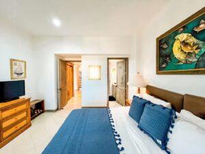 Bedroom 2 - King bed - 10