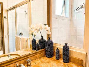 Full bathroom 2 - Bayview Grand 20