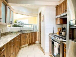 Full kitchen - Bayview Grand 4