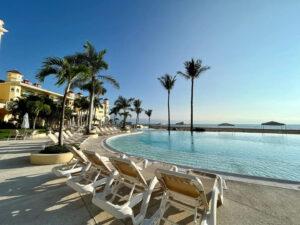 Pool - Bayview Grand 53